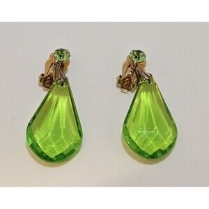 Vintage Gold Tone Green Glass Crystal Clip On Earrings. Teardrop Costume Jewelry